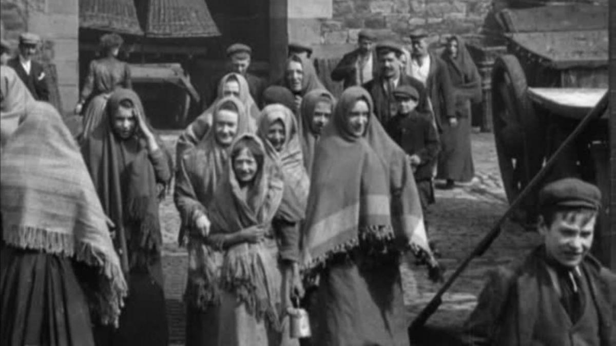hero 4 free cut Olive online Mill, Employees (1900) Watch Darwen Leaving
