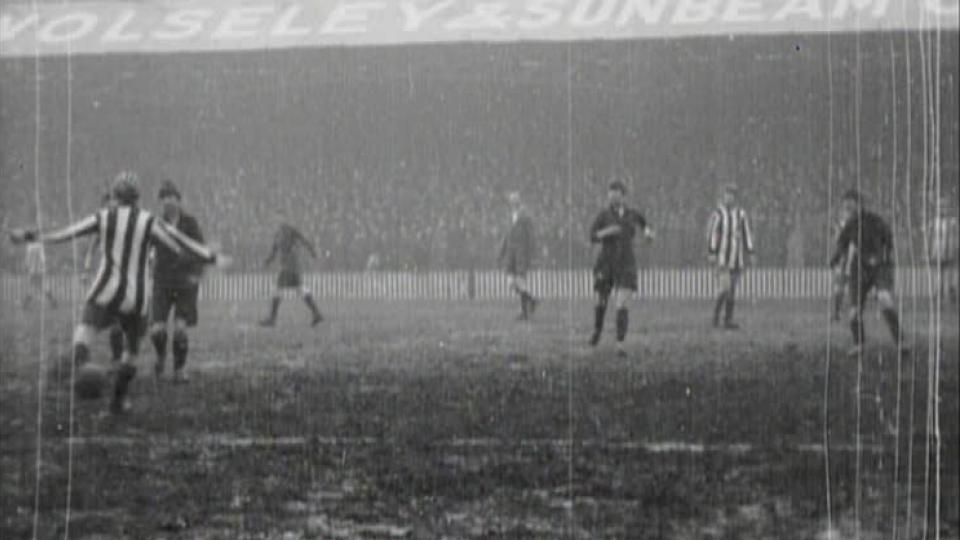 Watch Women's Football Dick Kerr's Ladies FC vs. Lister's Ladies online